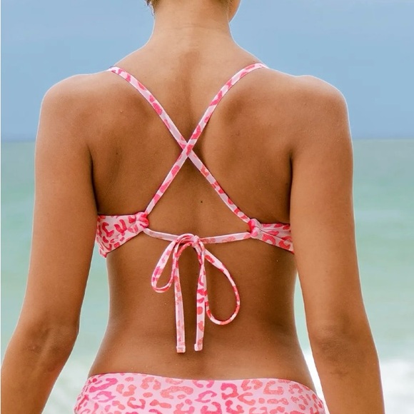 CUPSHE 2 piece reversible suit - Picture 2 of 4